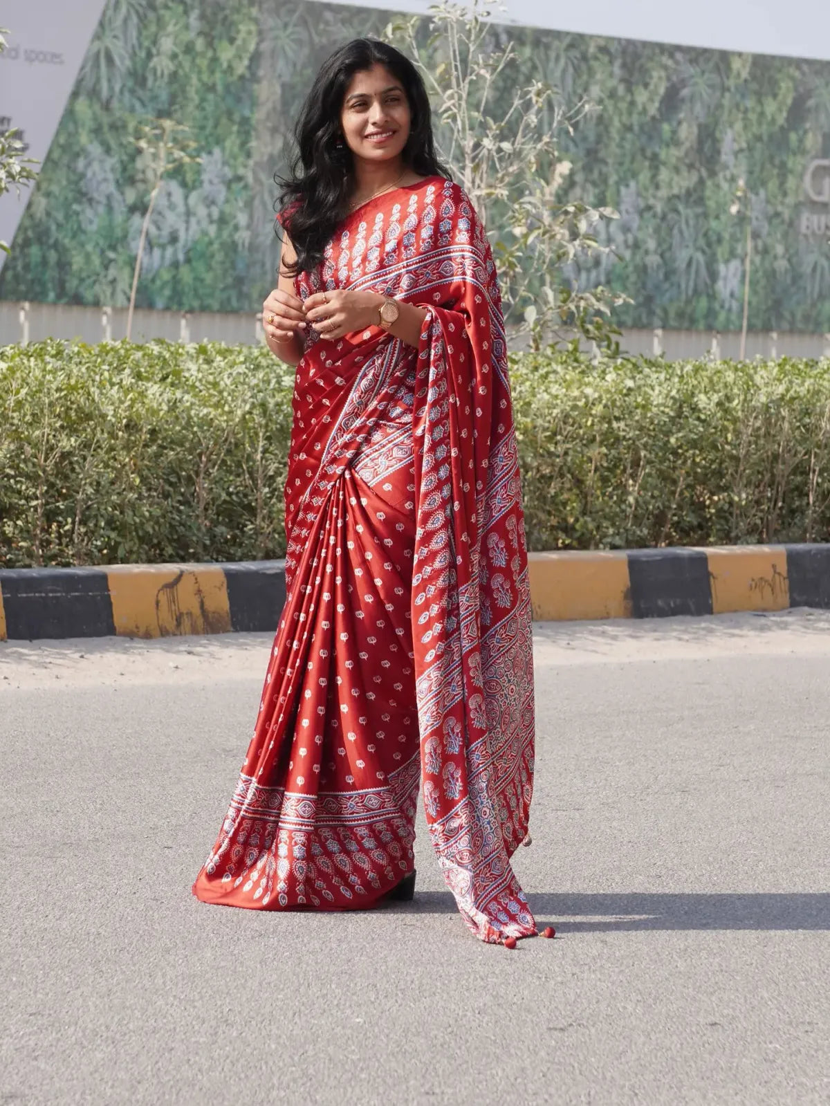 RED COLOR LOTUS STYLE PREMIUM STYLIH SAREE