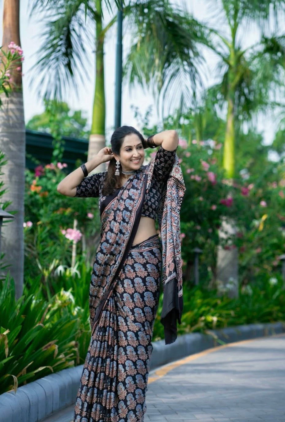 BLACK COLOR AJRAKH FLOWER SAREE