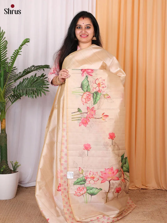 OFFWHITE SHIMMER LOTUS SAREE