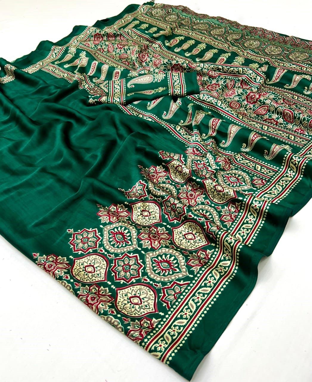 GREEN HALF BORDER AJRAKH SAREE.