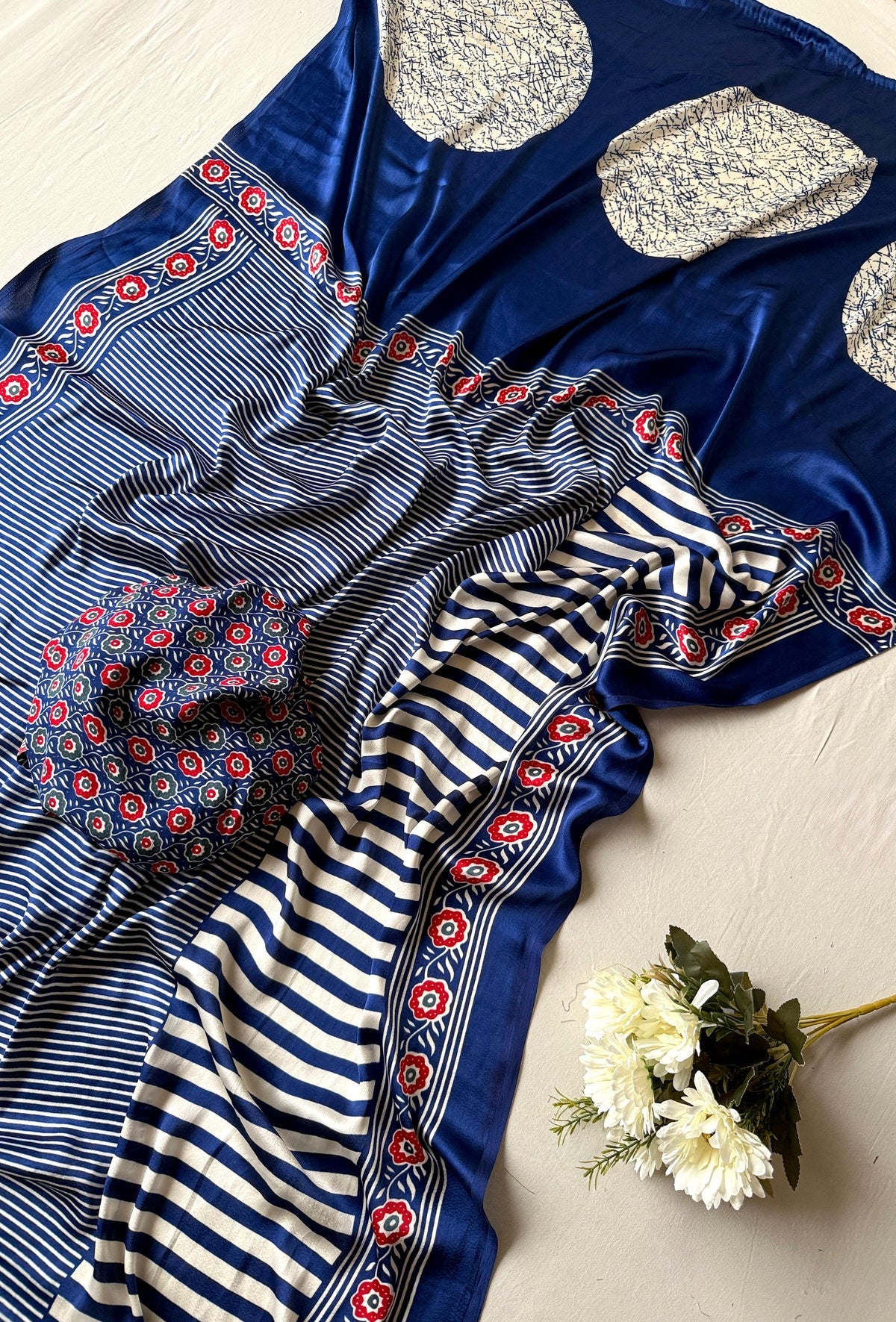 TRADITIONAL BLUE COLOR BINDI SAREE